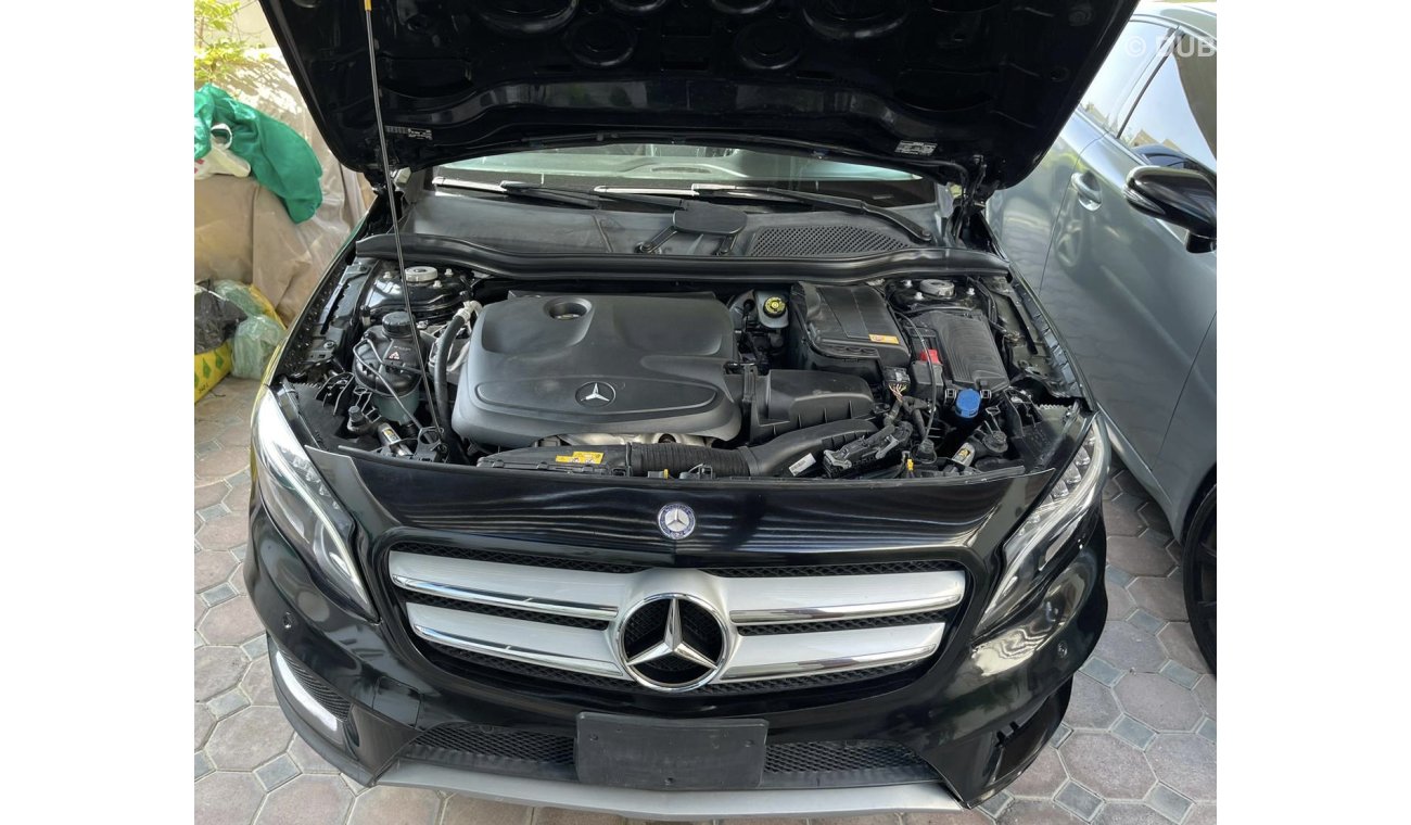 مرسيدس بنز GLA 250 GLA250 2015 excrllent condition low millage