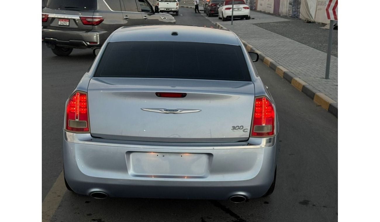 كرايسلر 300C In excellent condition and requires no expenses