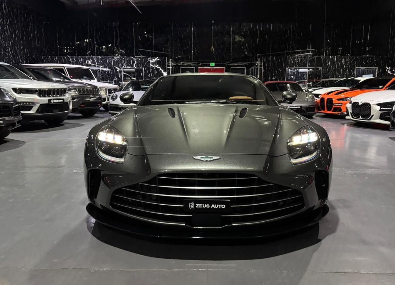Aston Martin Vantage Standard V8