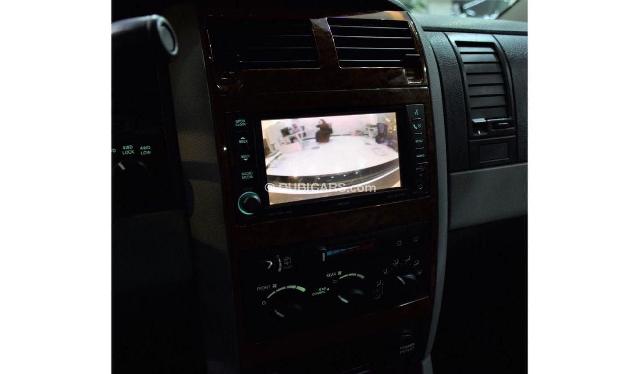 Dodge Durango EXCELLENT DEAL for our Dodge Durango SLT 2009 Model!! in White Color! GCC Specs