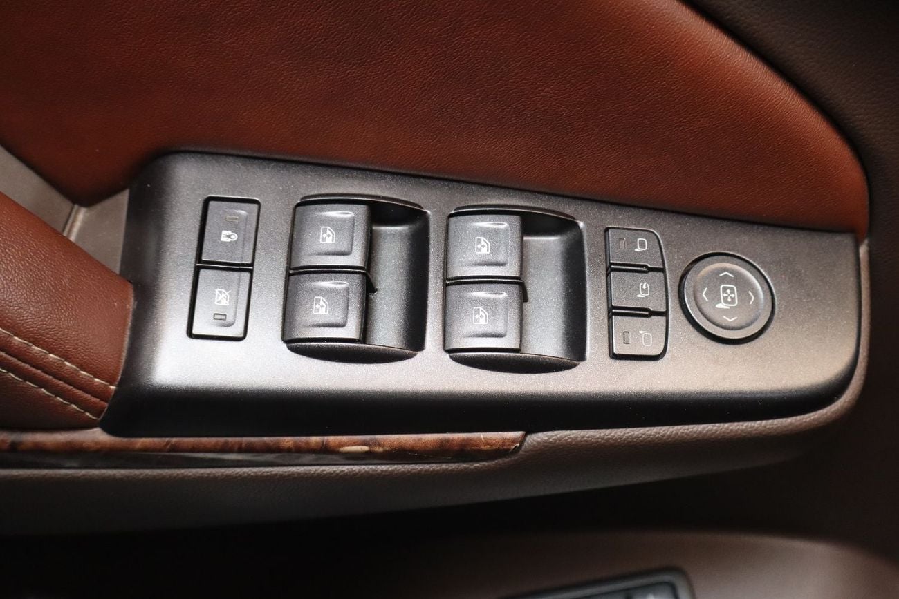 Chevrolet Tahoe LTZ 5.3L 4WD (8 Seater)