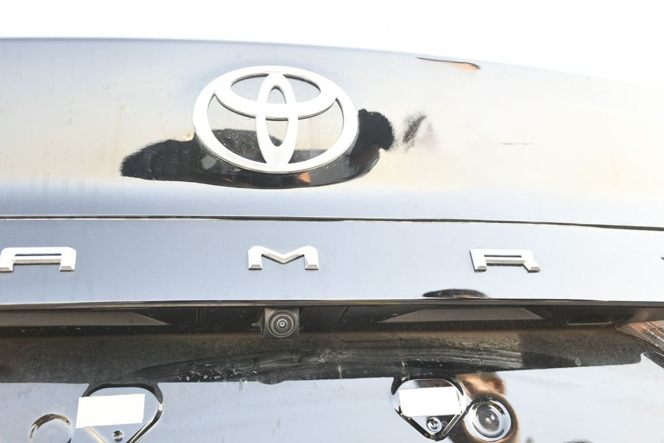 تويوتا كامري 2.5L V4 GLE Petrol ! Rader ! BSM ! Panoramic