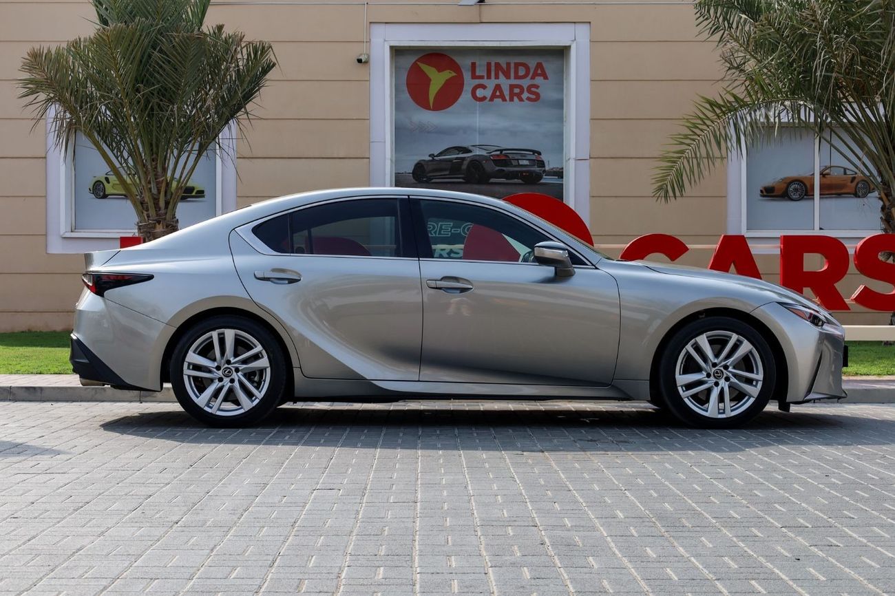 Lexus IS300 Premier Lexus IS300 2021 GCC under Warranty with Flexible Down-Payment/ Flood Free.