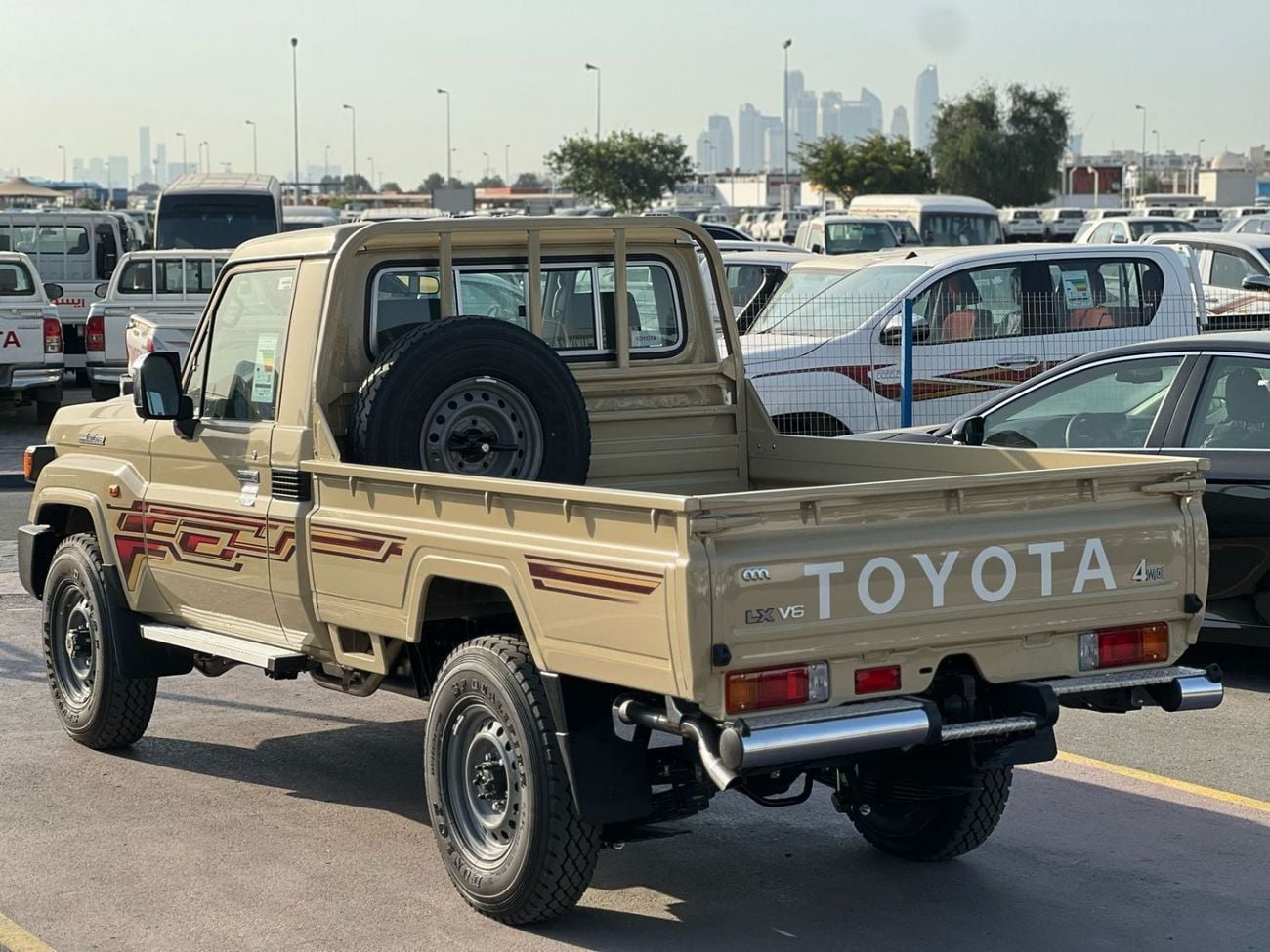 تويوتا لاند كروزر بيك آب Std 4.0L Single Cab Utility 4WD