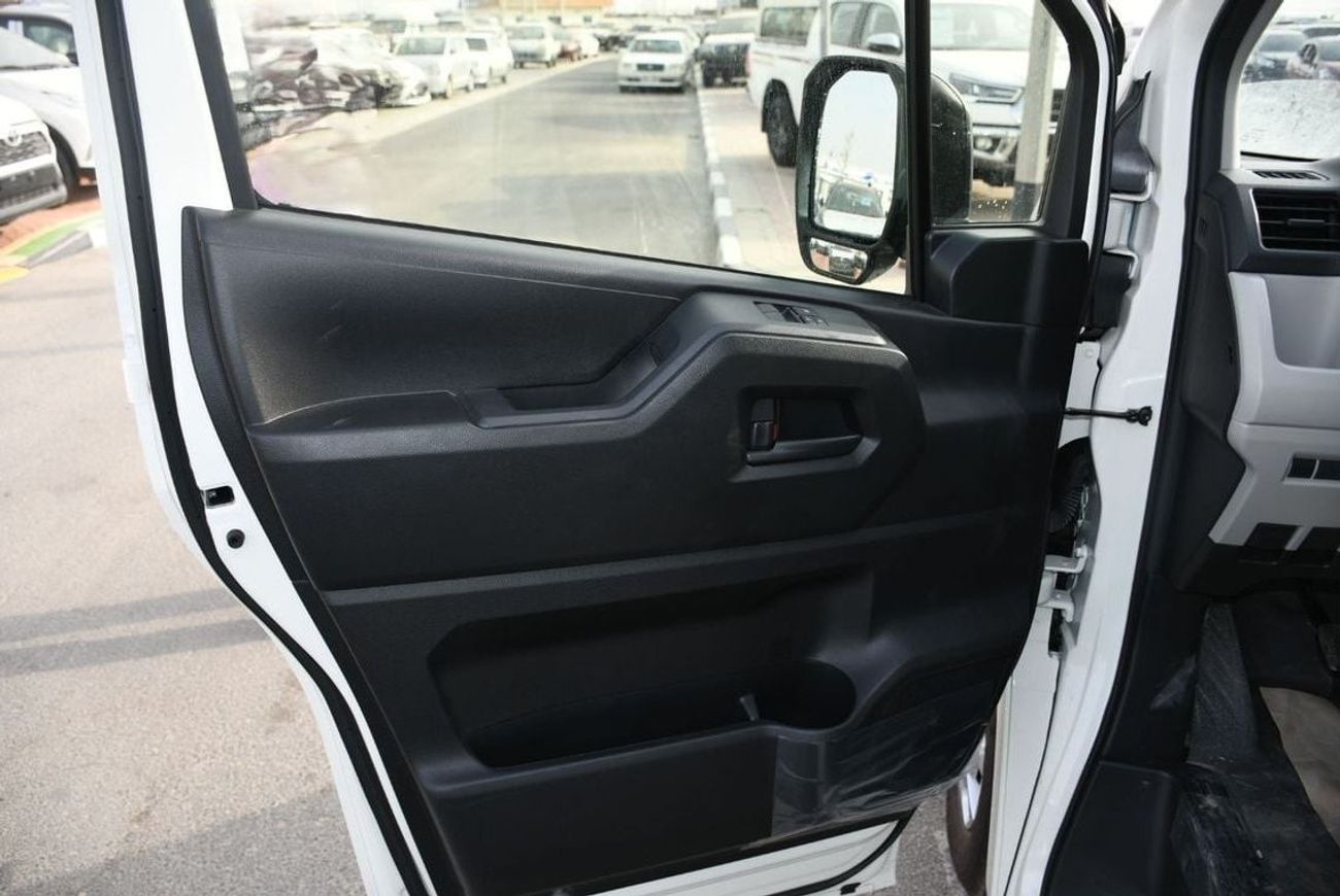 تويوتا هاياس HiAce 3.5L Manaul Petrol