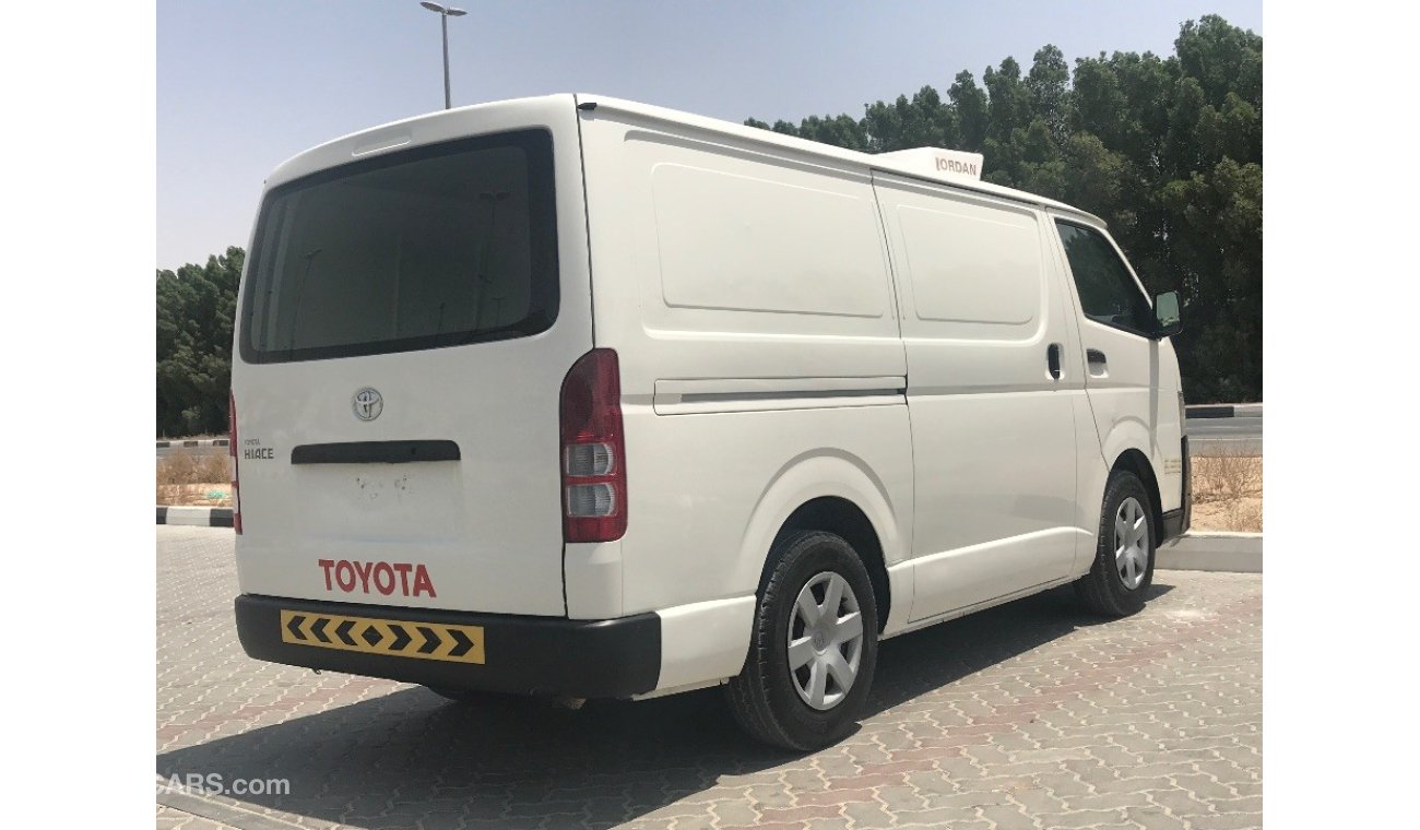 Toyota Hiace 2013