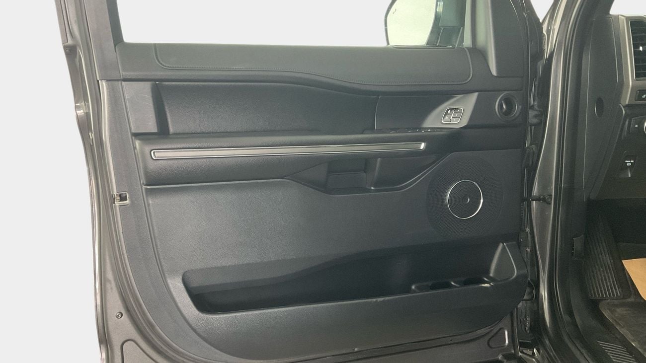 فورد إكسبيديشن 3.5 XLT AUTO NAV LTHR | شامل الضمان | 0 ﺪﻔﻋﺓ ﺃﻮﻟﻯ