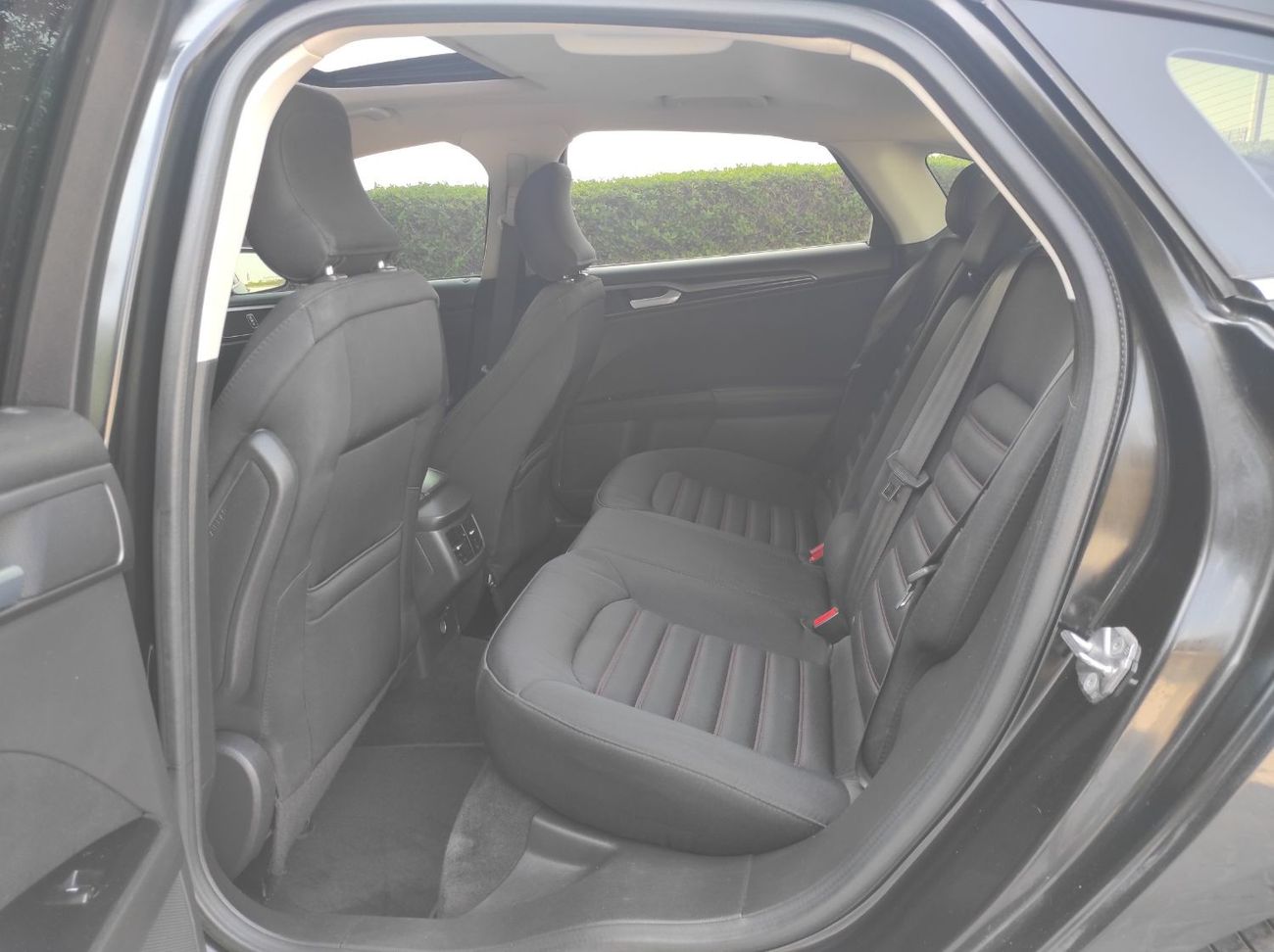 فورد فيوجن SE 2.0L Ford Fusion 2015 gcc V4 full opstions