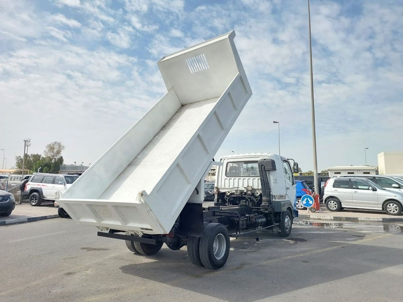 ميتسوبيشي فايتر MITSUBISHI FIGHTER TRUCK RHD 2018 MODEL 8.2 L DIESEL MANUAL(PM20050)