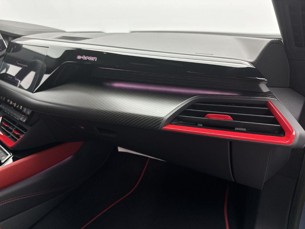 أودي إي ترون جي تي quattro 530hp Exclusive Edition (Ref# 07199)