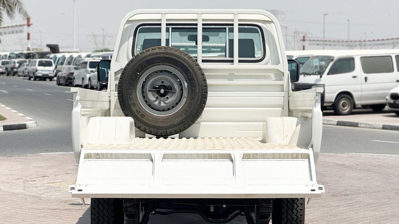 تويوتا لاند كروزر بيك آب TOYOTA LC79 SC 4.0 MT 2025 basic options