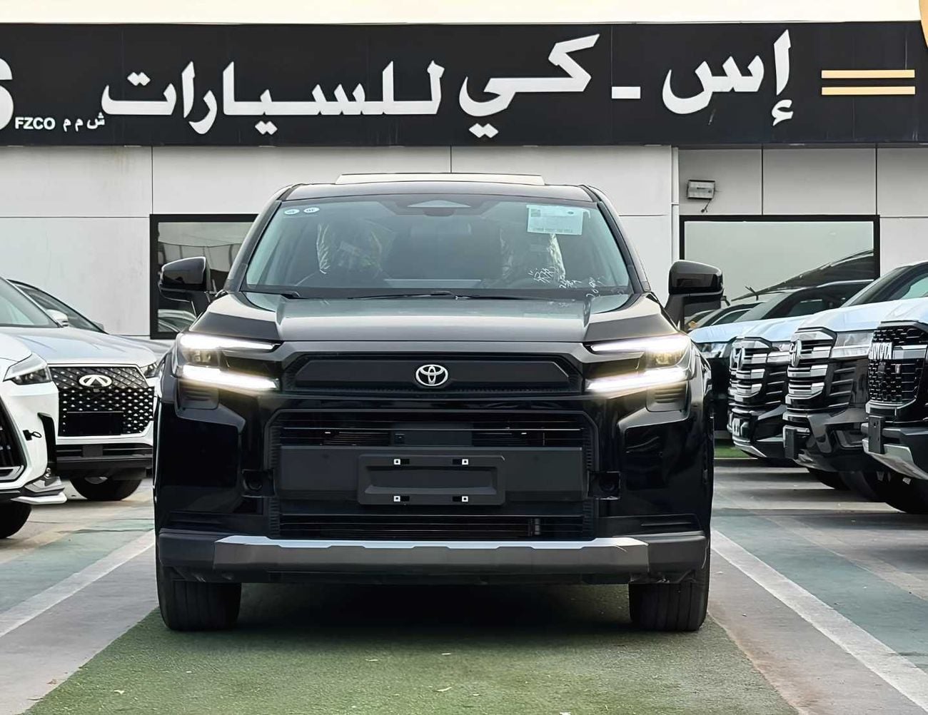 تويوتا راف ٤ LUXURY HEV (NON GCC) LUXURY || 2.0L PETROL V4 | RADAR | PANORAMIC ROOF | REAR ENTERTAINMENT SCREEN | FULL OPTION (CODE #