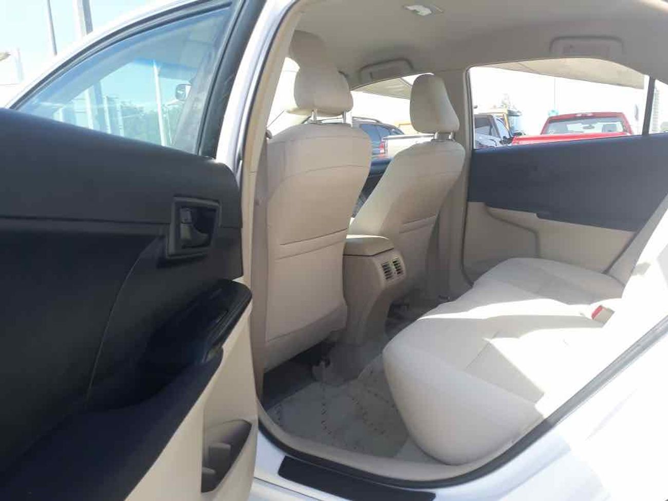 تويوتا كامري سياره نظيفه جدا بدون حوادث بحاله ممتاذه