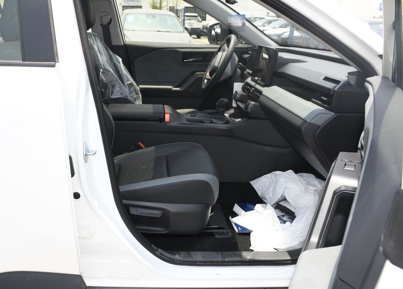 Toyota RAV4 ADVENTURE 2.5L HEV With Remote start Engine