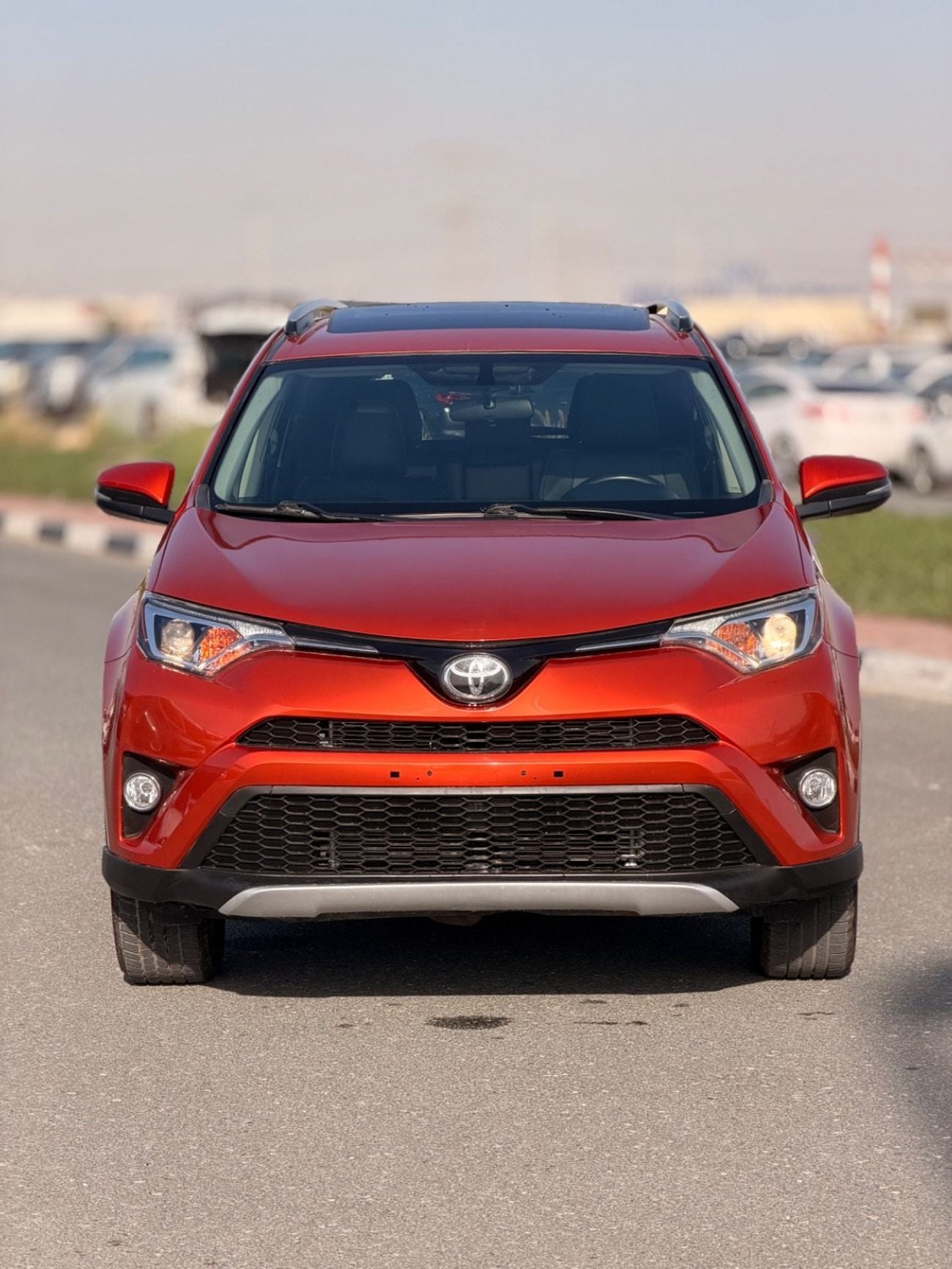 تويوتا راف ٤ XLE 2.5L sunroof, leather seats full option