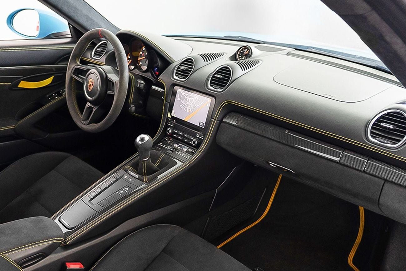 Porsche 718 Cayman GT4