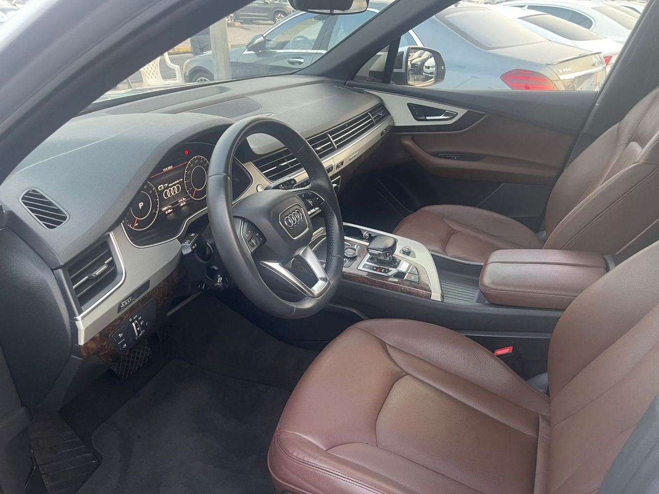 Audi Q7 45 TFSI quattro S-Line Audi Q7 TFSI QUATTRO 45 SLINE