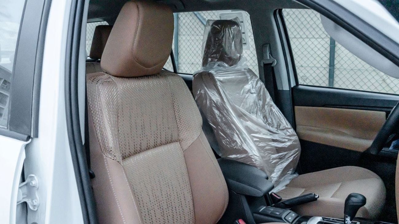 تويوتا فورتونر 2026 Toyota Fortuner GX 2.7 AT Petrol (White-Tan) RWD