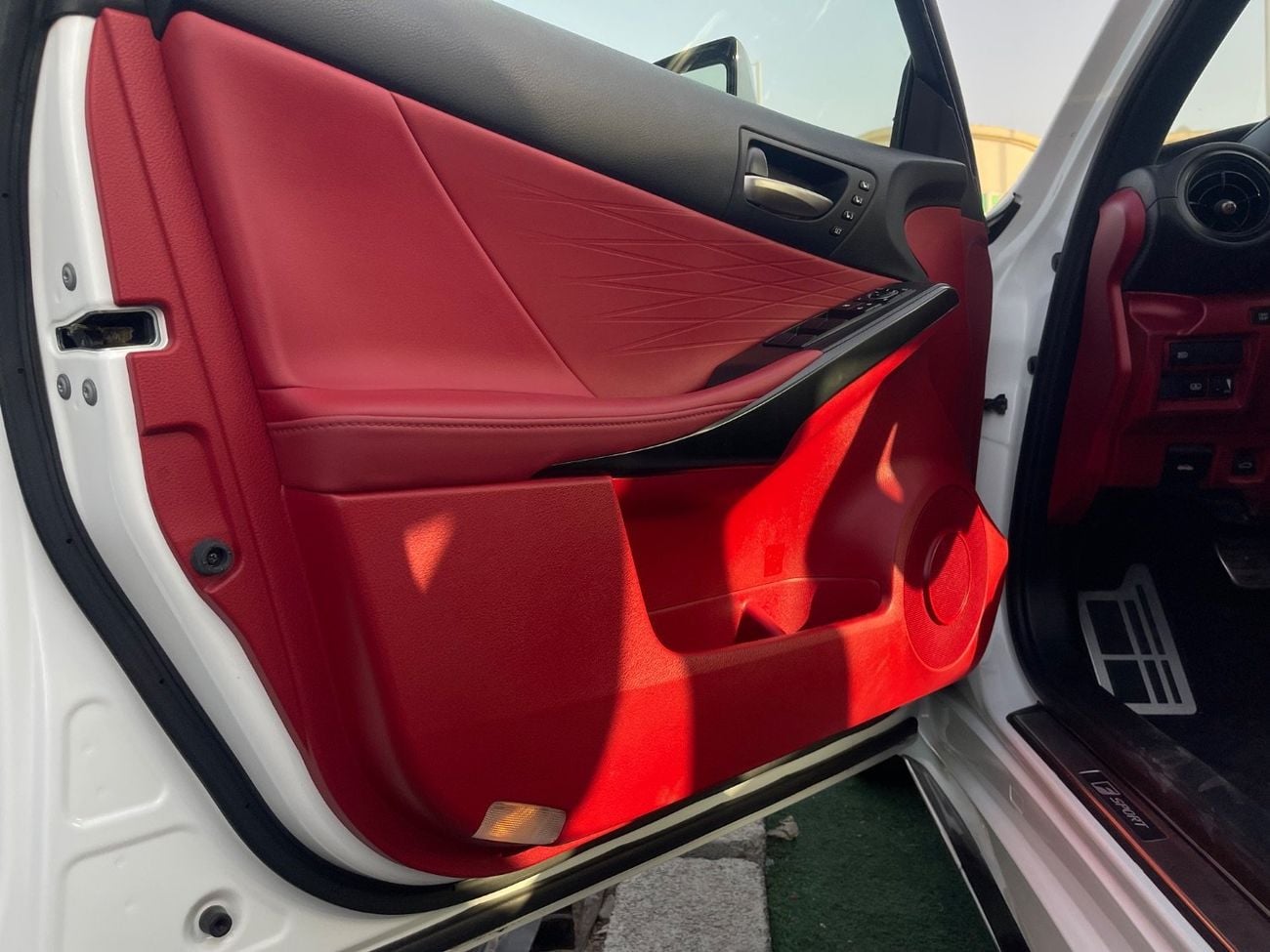 لكزس IS 350 F Sport