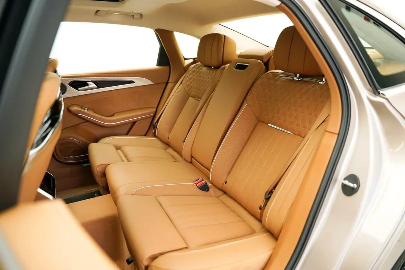 HONGQI H9 CA7205 2.0L RWD WITH WARRANTY