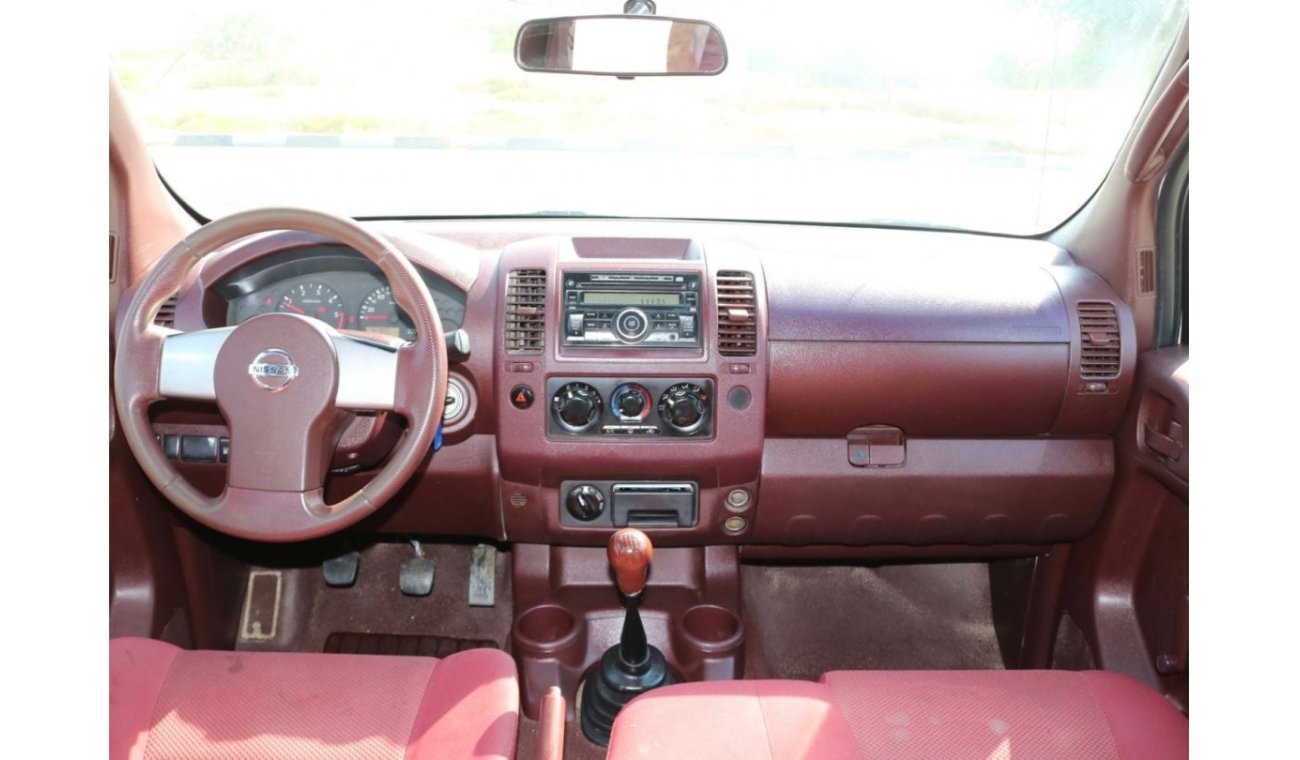 نيسان نافارا 2015 | NAVARA SE DOUBLE CABIN PICKUP WITH GCC SPECS AND EXCELLENT CONDITION