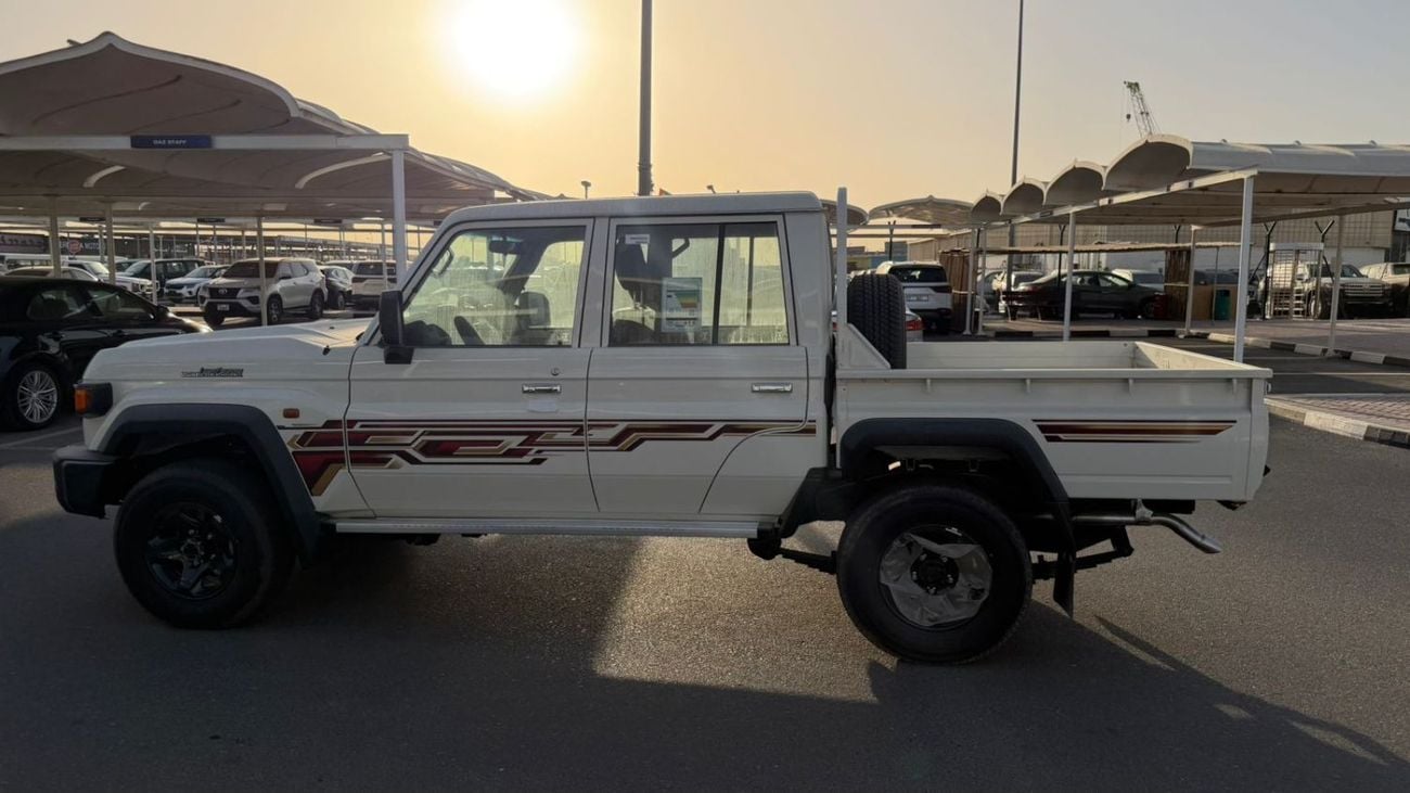 Toyota Land Cruiser Pick Up TOYOTA Land Cruiser LC79 DC 2.8 AT  mid option 2026