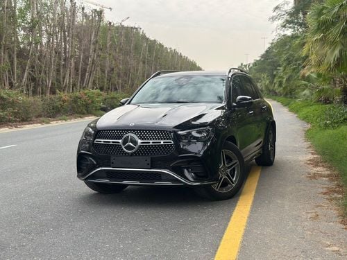 مرسيدس بنز GLE 300  2025 Diesel | 2.0L 4-cylinder 270 HP | Low Mileage | Like New