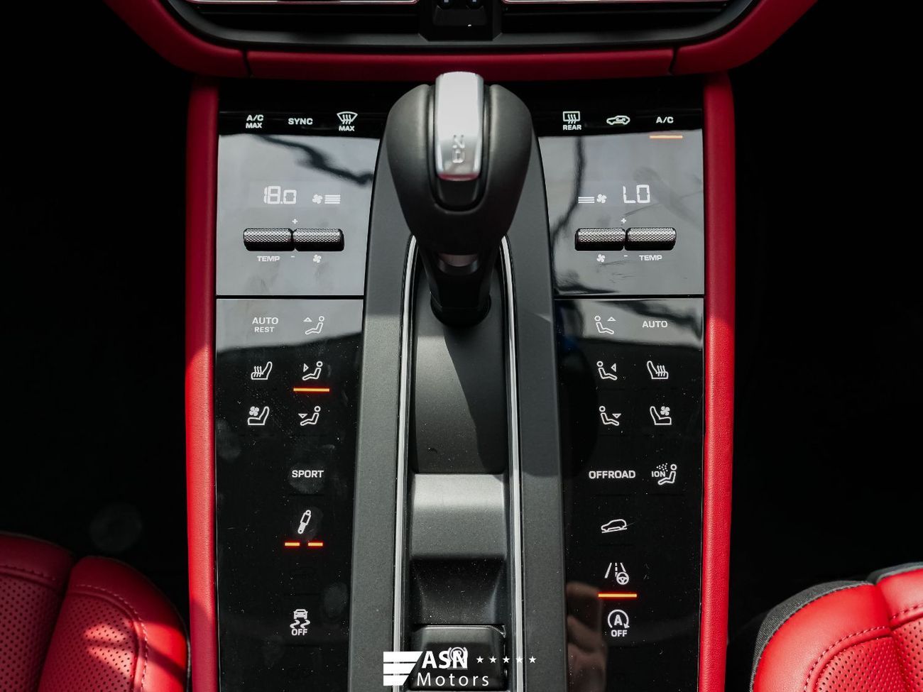 بورش ماكان Pursuing Dreams Edition 2025 2.0 Turbo (Export Price)