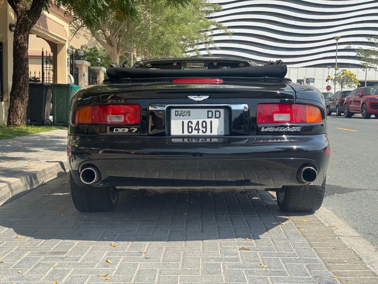 أستون مارتن DB7 Volante