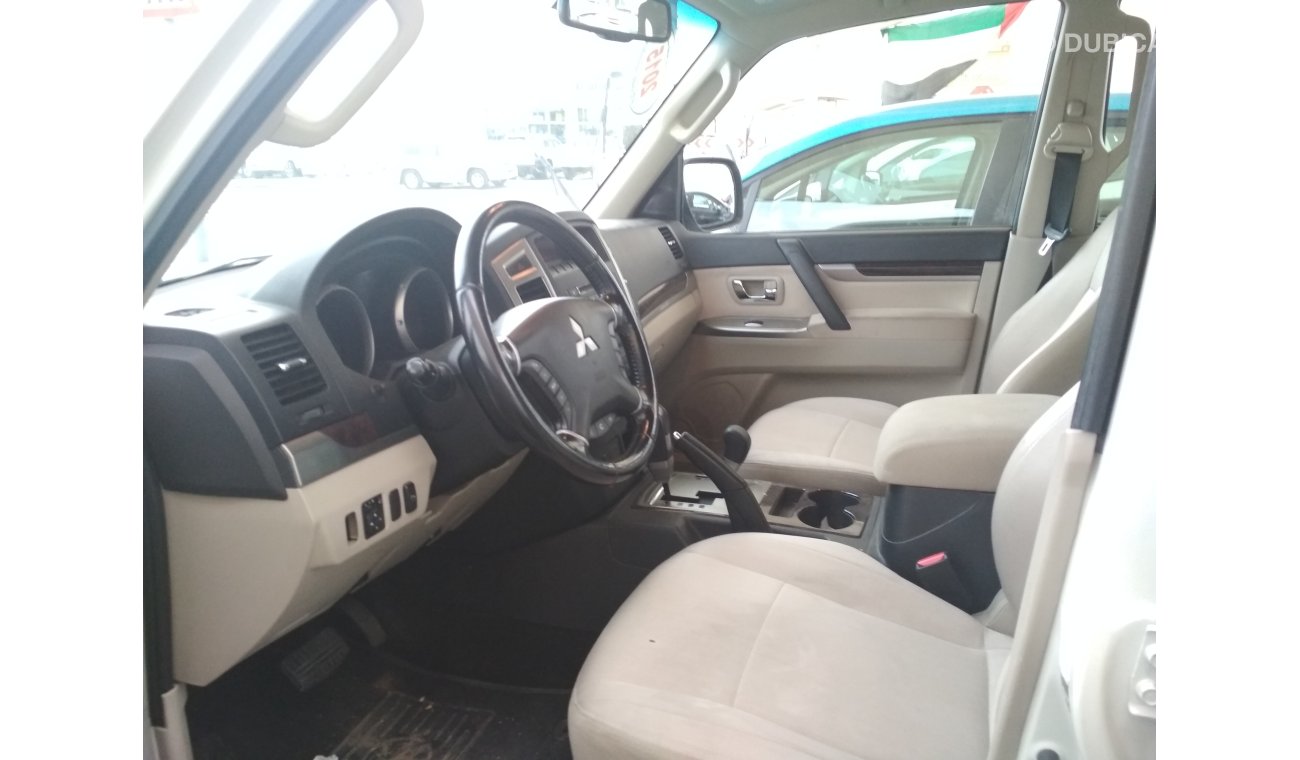 Mitsubishi Pajero 2015 WHITE GCC NO ACCIDENT NO ACCIDENT PERFECT