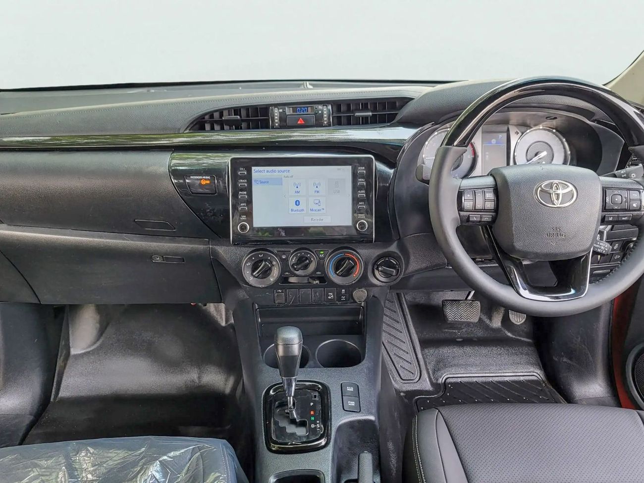 Toyota Hilux 4X4 (2.8L) DIESEL RIGHT HAND (RHD)