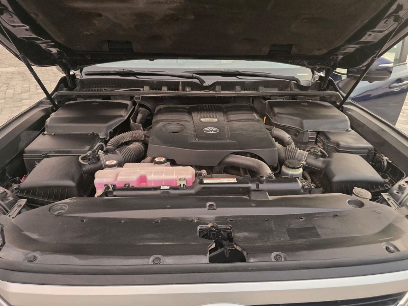 Toyota Land Cruiser VXR
