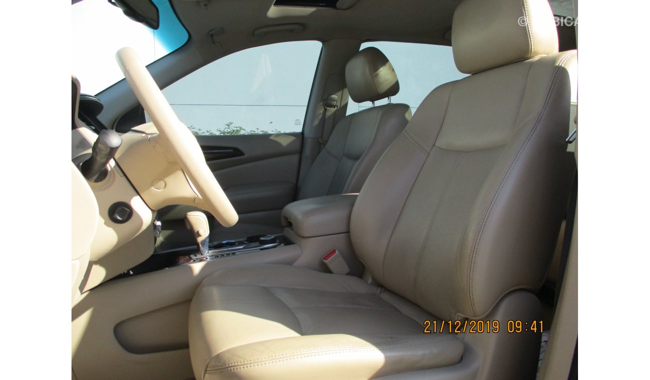 Nissan Pathfinder SV 4WD model 2013 gulf space , full options 7 seats