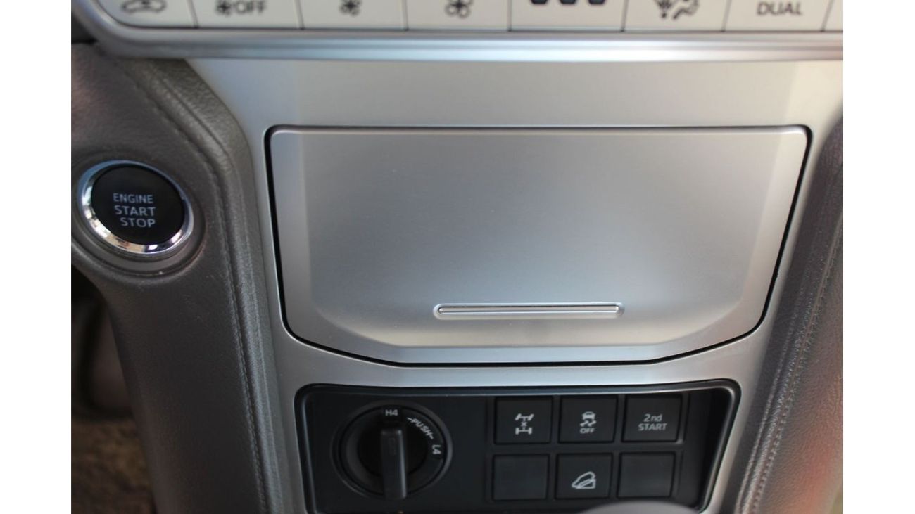 Toyota Prado GXR FULL WITH LEATHER GCC UNDER WARRANTY