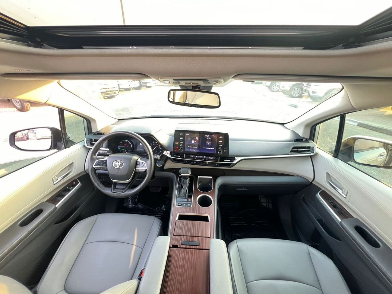 Toyota Sienna 2021 Toyota Sienna, Xle Hybrid + Sunroof + Leather & Electric Seats + Push Start + Doors Open Close 