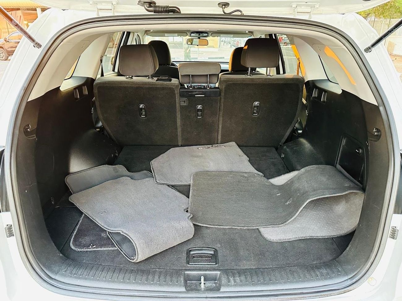 Kia Sorento Base 2.4L AWD