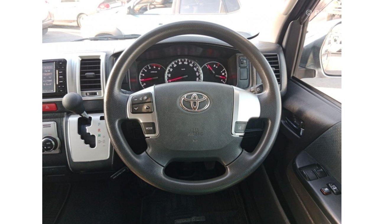 Toyota Hiace TOYOTA HIACE VAN (SUPER GL) RIGHT HAND DRIVE(PM08776)