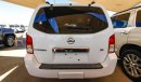 Nissan Pathfinder SE