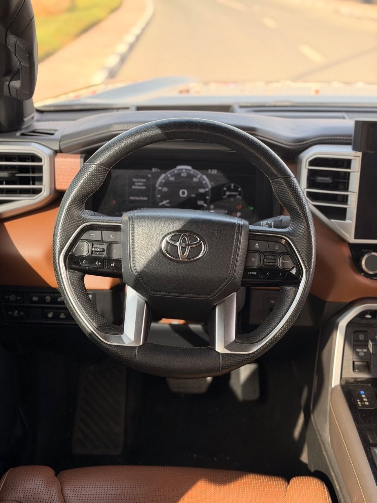 Toyota Tundra Platinum 1794 Edition 3.4L / panoramic, 360 camera, full option
