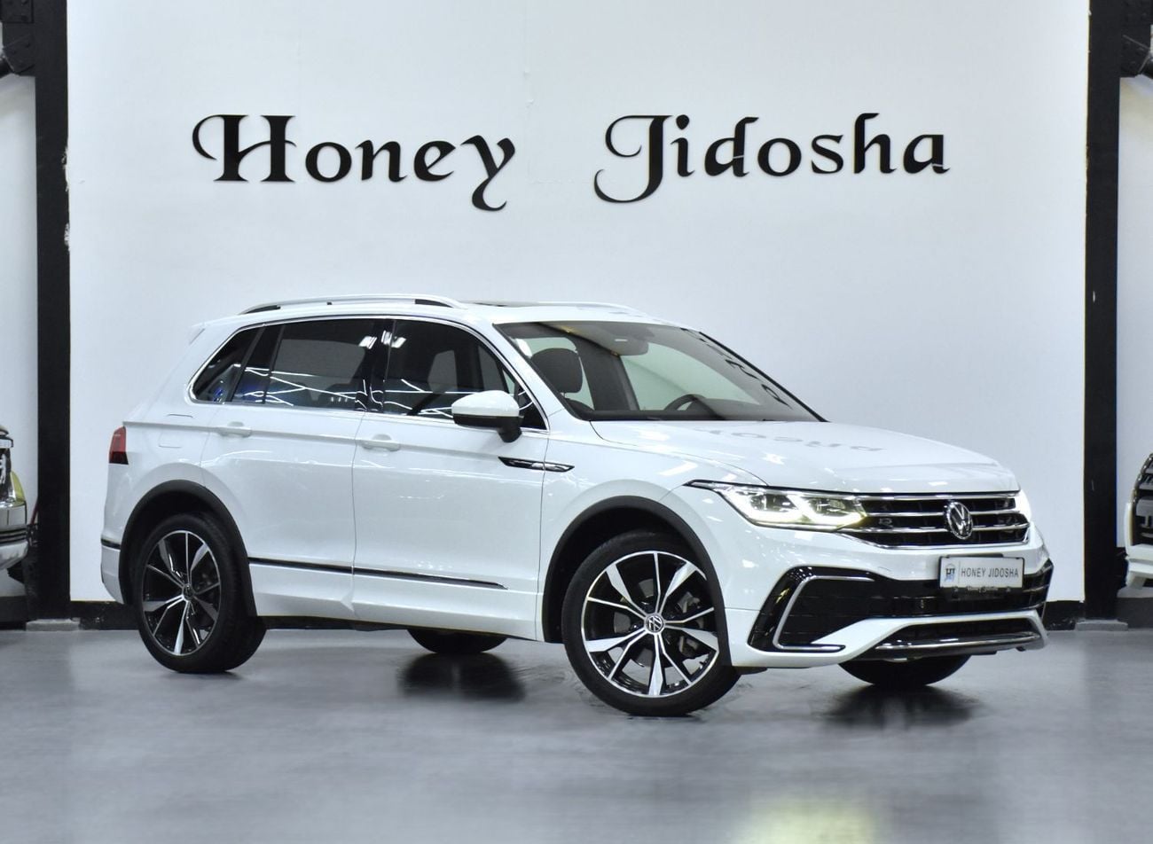 Volkswagen Tiguan R-LINE PREMIUM Volkswagen Tiguan 4Motion ( 2024 Model ) in White Color GCC Specs