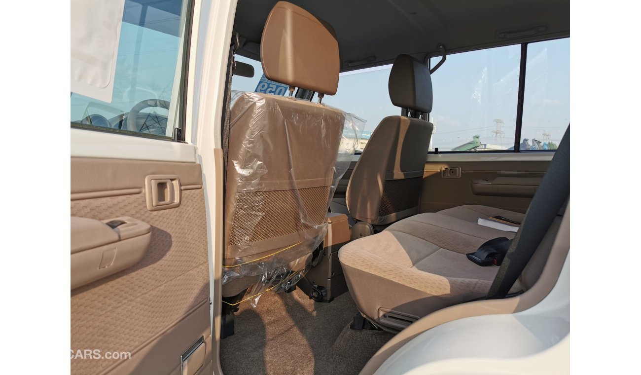 تويوتا لاند كروزر 70 4.5L, 16' Tyre, Central Door Lock System, Power Window, Power Mirror, 4WD Gear Box, CODE-LCWH20