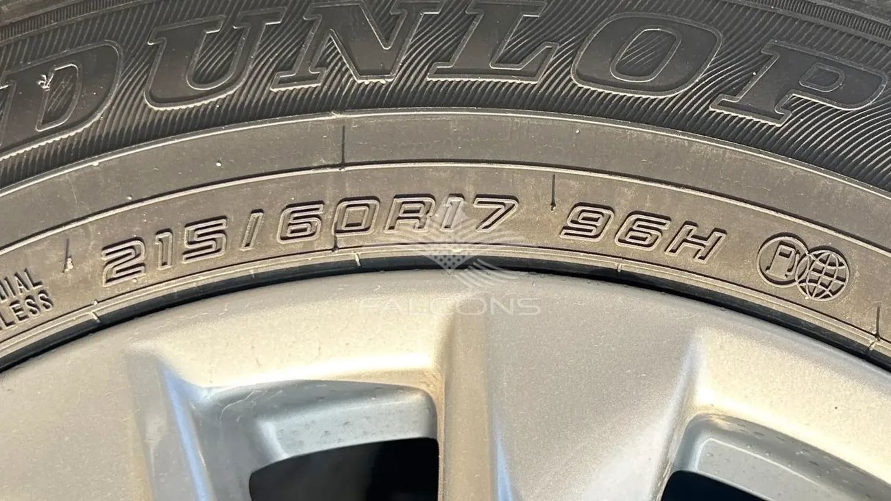 تويوتا كورولا كروس 2.0L Gasoline Pioneer AT