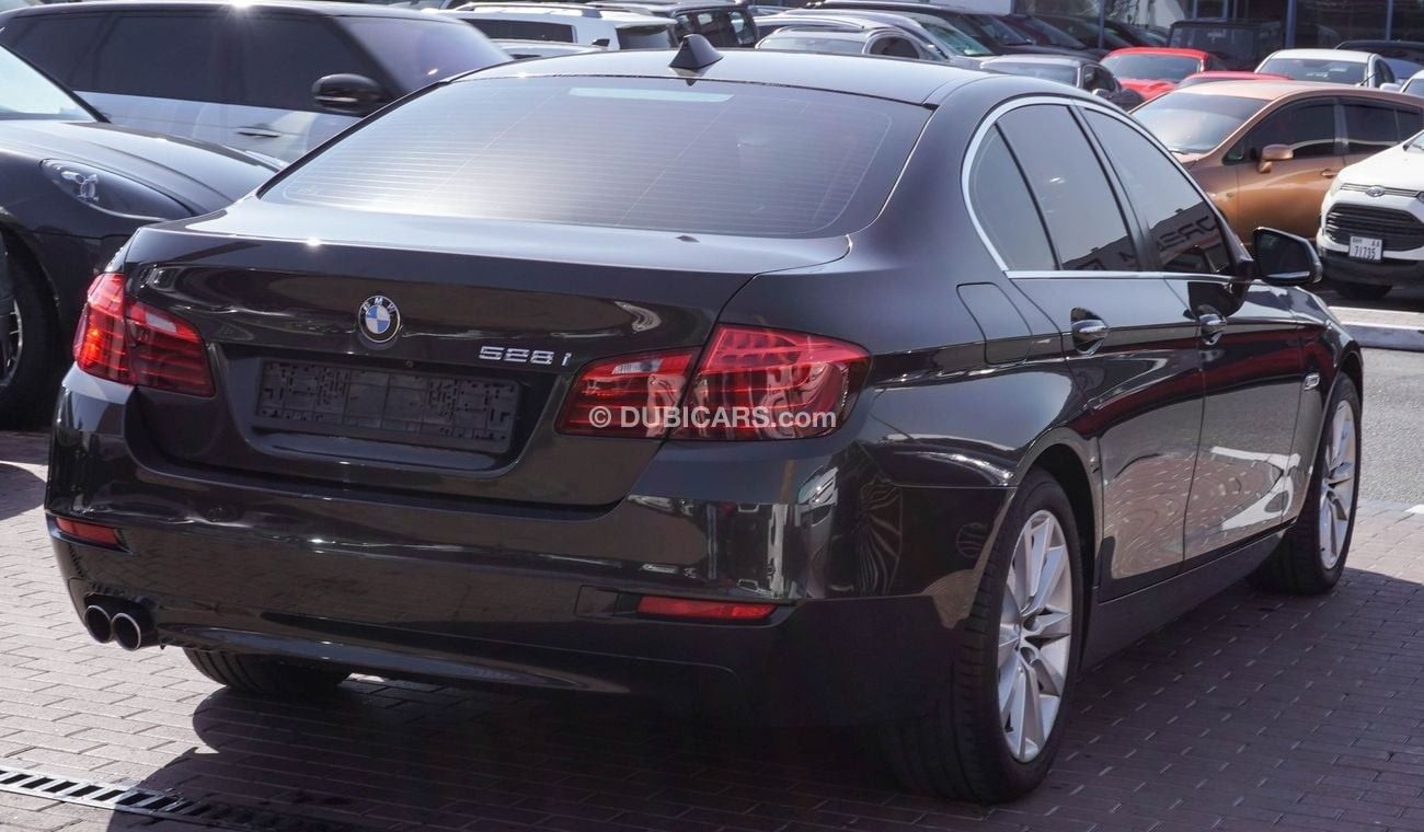BMW 528i