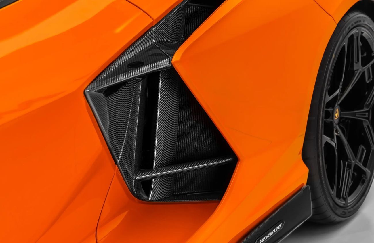 لامبورغيني ريفويلتو 6.5L V12 Naturally Aspirated Engine + eMotor