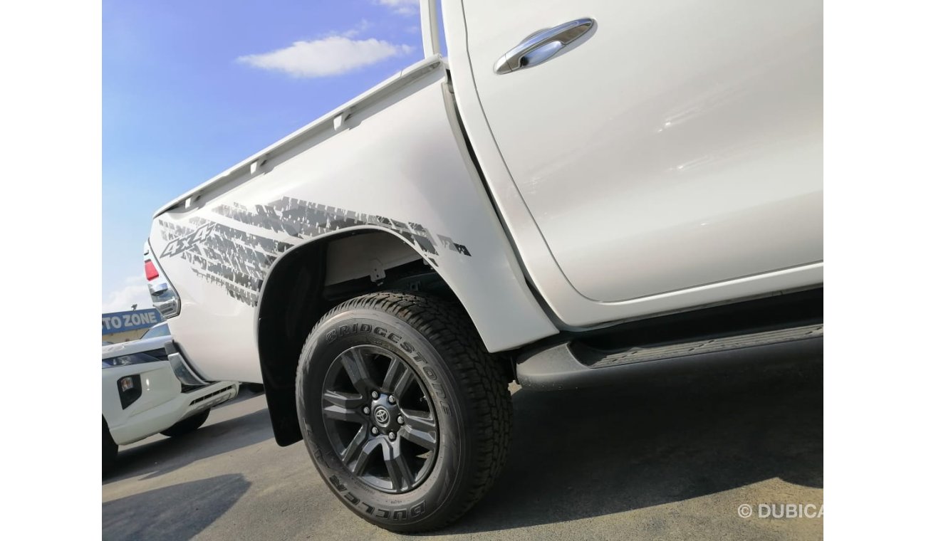 Toyota Hilux 2.7 full option with fridge and comprother