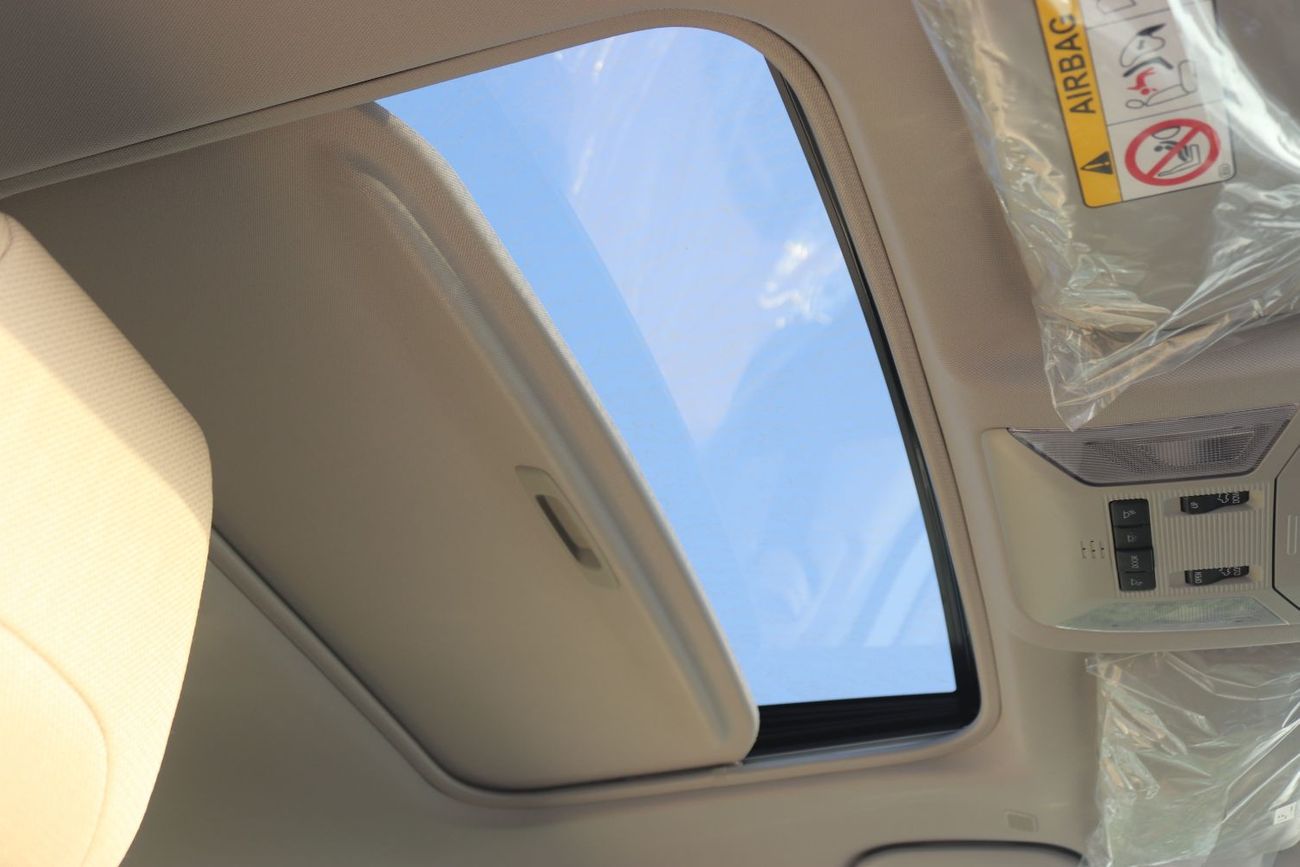 تويوتا راف ٤ 2.5 XLE-E  - 4WD - SUNROOF -ELECTRIC BACK DOOR- ALLOY WHEELS MODEL 2025