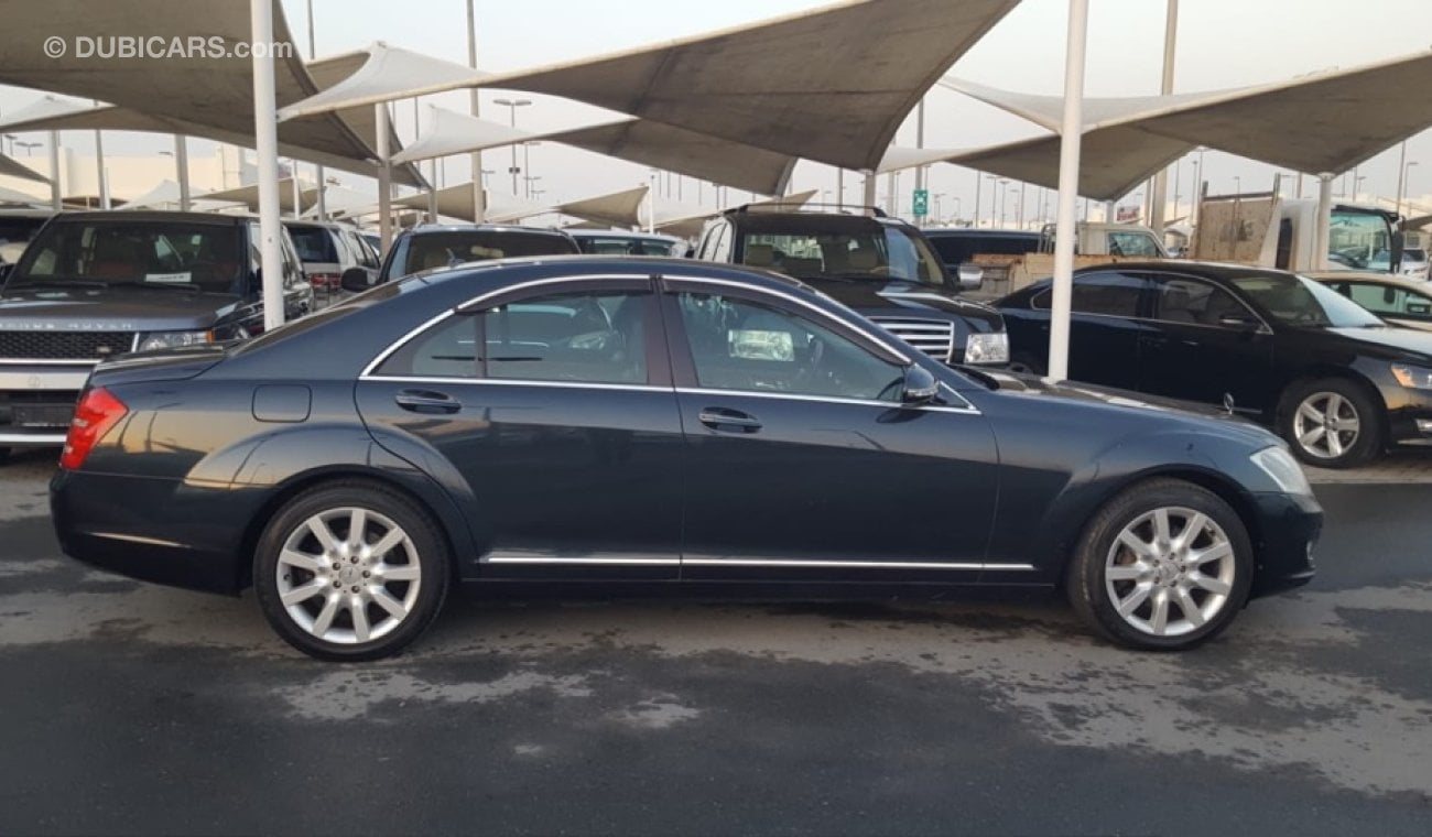 مرسيدس بنز S 350 مرسيدس S350 موديل 2006 ياباني ماشيه 70الف فقط السياره بحاله ممتازه ولا تحتاج اي مصروف