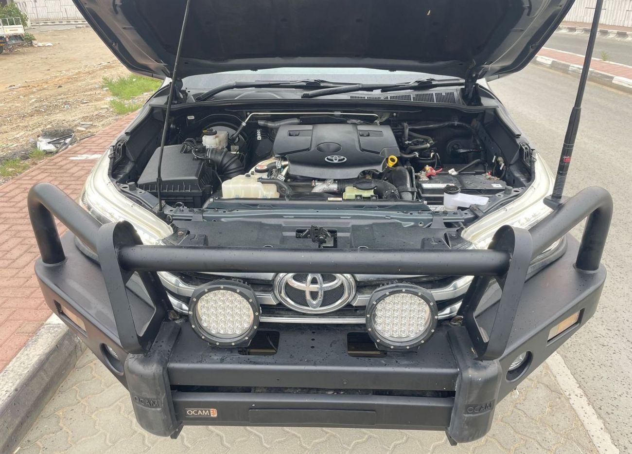 Toyota Hilux TOYOTA HILUX PICK UP SR5 YEAR 2017 (GREY ) 4WD AT DIESEL = RIGHT HAND