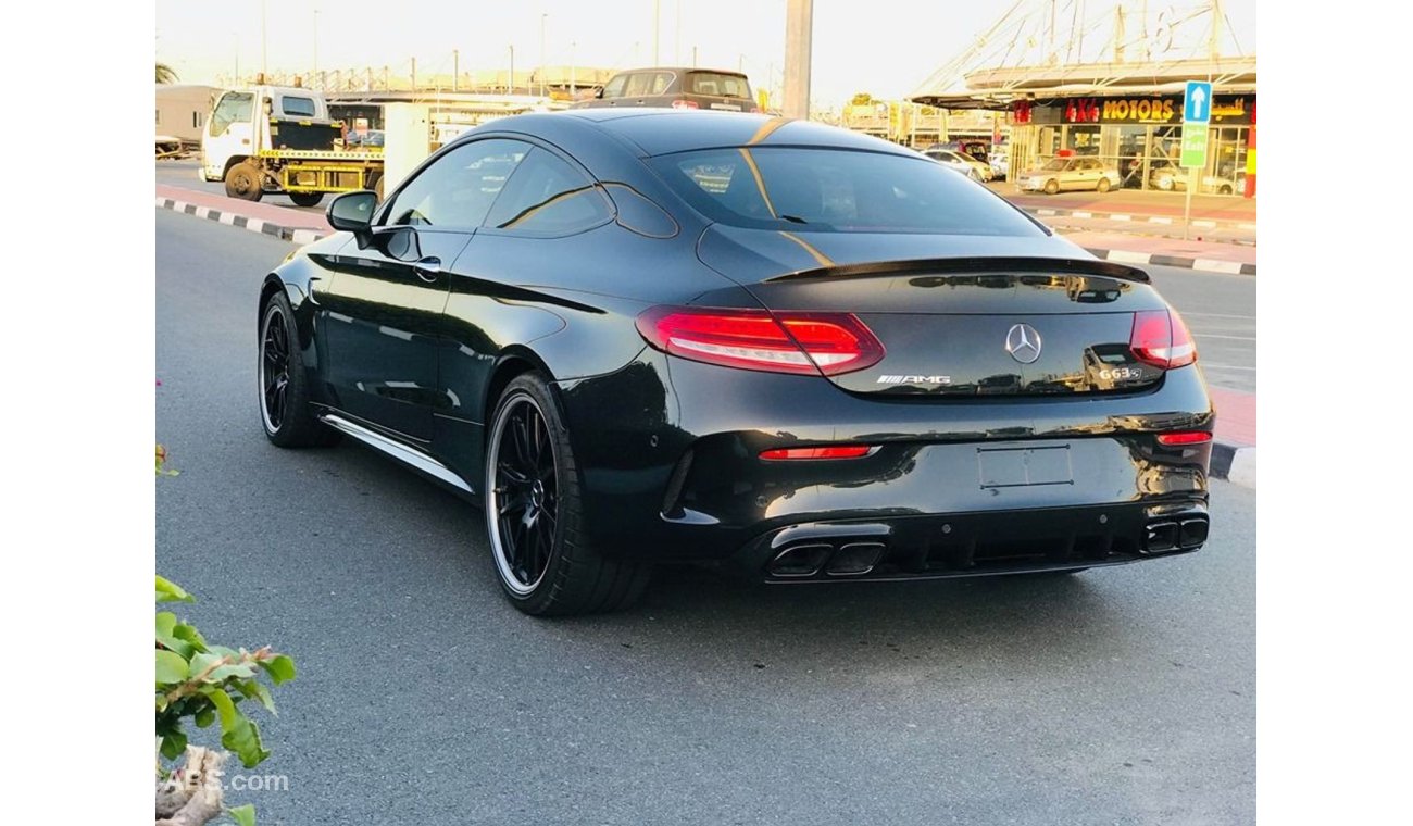 مرسيدس بنز C 63 كوبيه Carbon Fiber