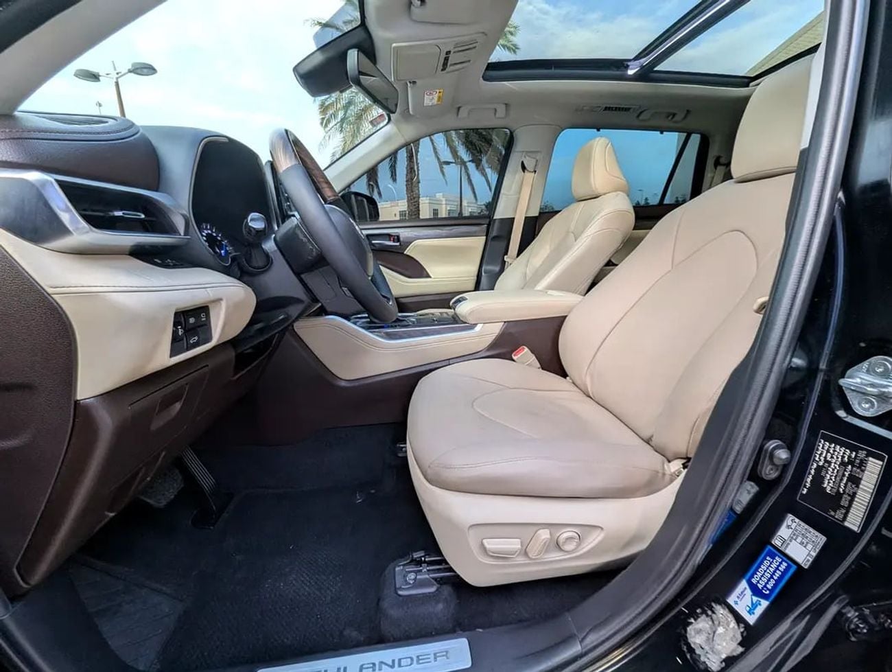 Toyota Highlander VXR Hybrid - GCC Specs - Pristine Condition